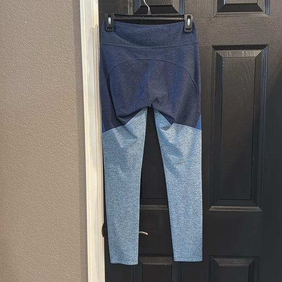 Outdoor Voices Navy and Royal Blue Leggings - Picture 3 of 4